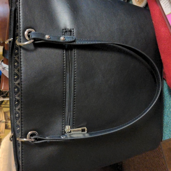 EUC Vera Wang shoulder Bag - Picture 2 of 3